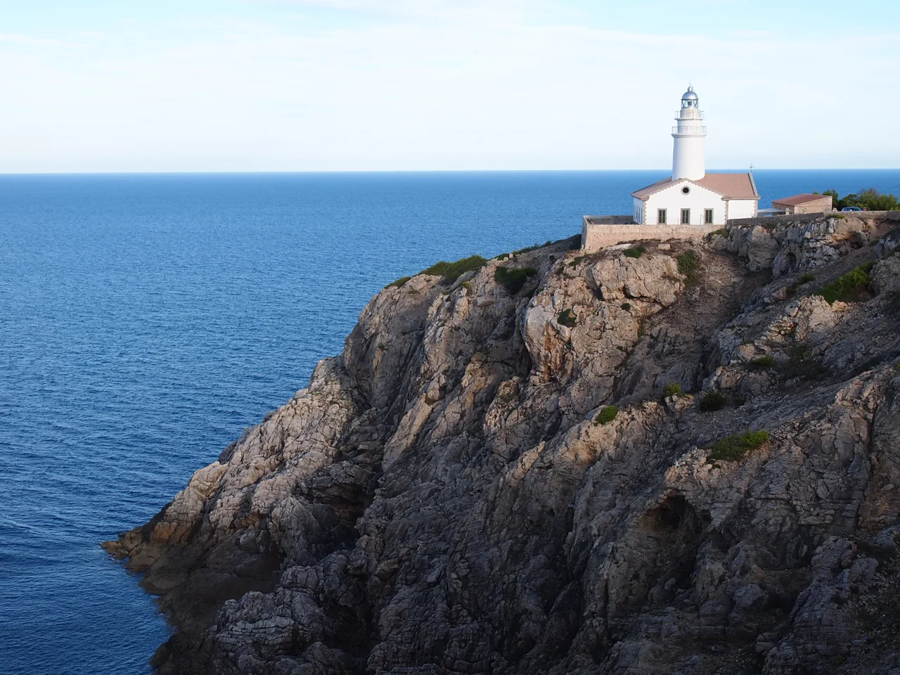Leuchtturm am Cap de Formentor über dem Mittelmeer